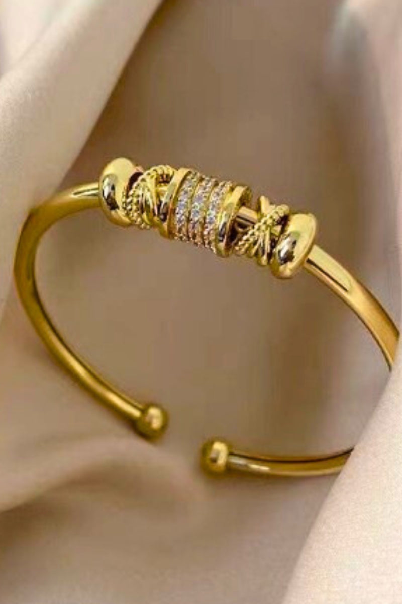 LADY KNOT BANGLE