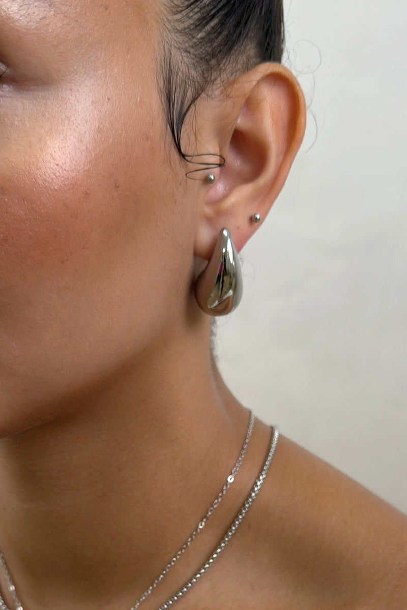 LOLITA TEARDROP EARRINGS - SILVER